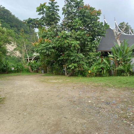 Canyon Jungle Stay Bukittinggi Exterior photo