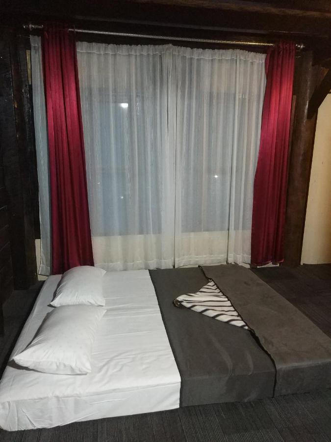 Canyon Jungle Stay Bukittinggi Exterior photo